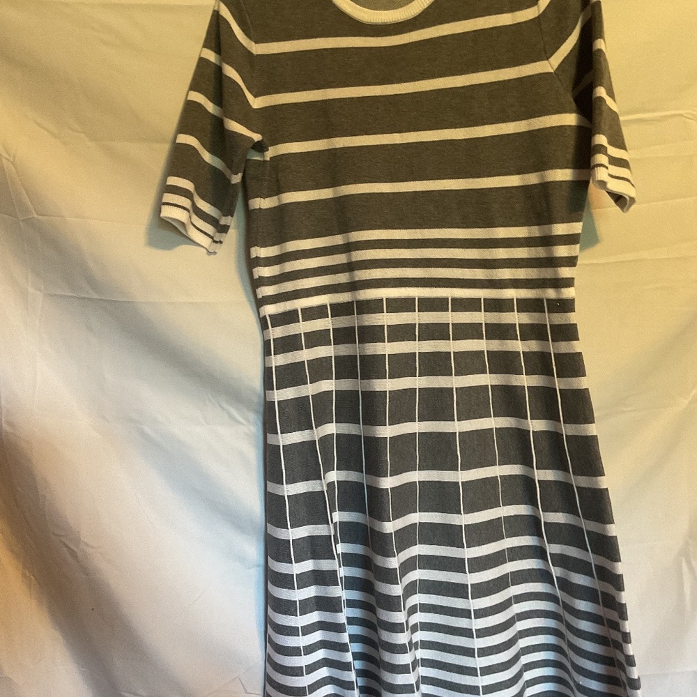 Danny and Nicole Short Sleeve Dress